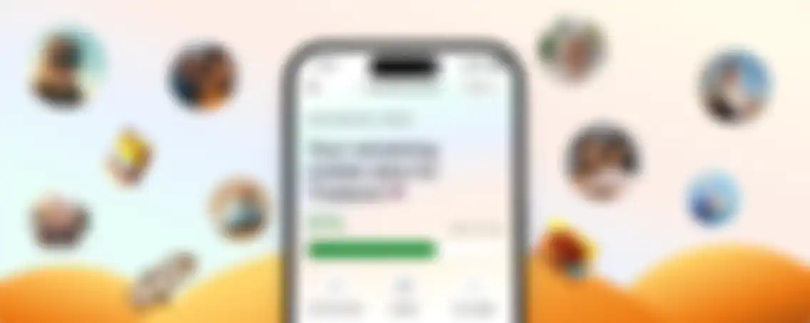 Mobile App-Bildschirm, der das verbleibende Datenvolumen für Thailand anzeigt, mit glücklichen Reisenden und reisetypischen Icons darum herum.
